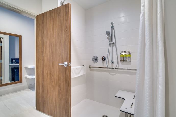 Imagen de la habitación del Hotel Holiday Inn Express And Suites Denton South, An Ihg. Foto 13