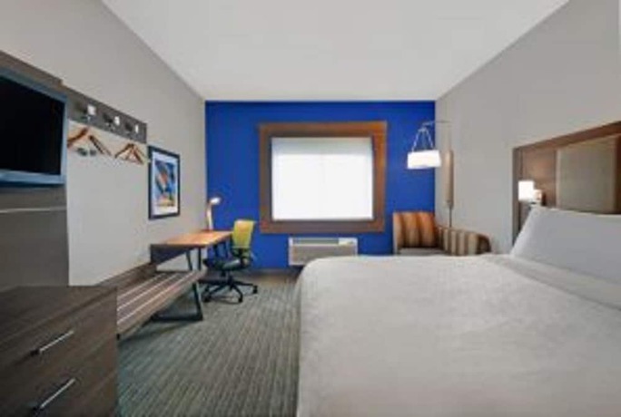 Imagen de la habitación del Hotel Holiday Inn Express And Suites Detroit Dearborn, An Ihg. Foto 7