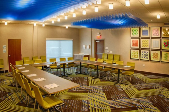 Imagen de los interiores del Hotel Holiday Inn Express And Suites Detroit North - Roseville, An Ihg. Foto 18