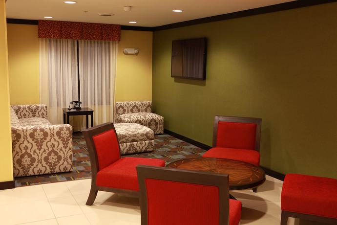Imagen de los interiores del Hotel Holiday Inn Express And Suites Detroit North-troy. Foto 18