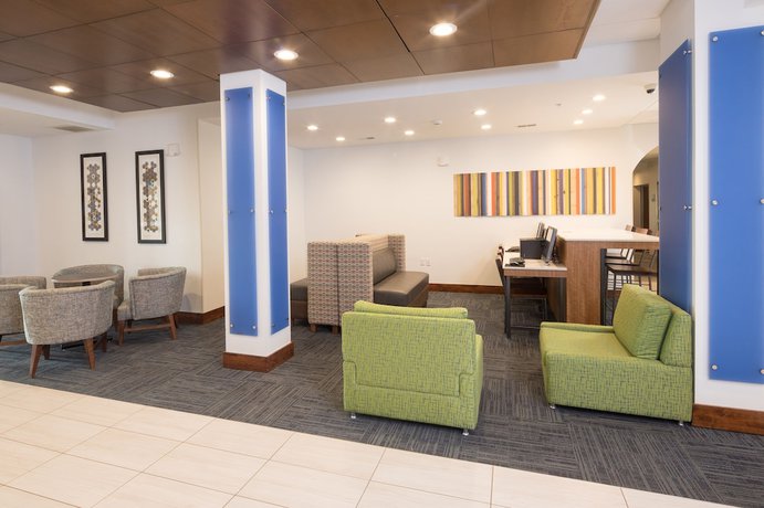 Imagen de los interiores del Hotel Holiday Inn Express And Suites Detroit - Utica, An Ihg. Foto 17