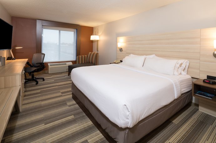 Imagen de la habitación del Hotel Holiday Inn Express And Suites Detroit - Utica, An Ihg. Foto 7