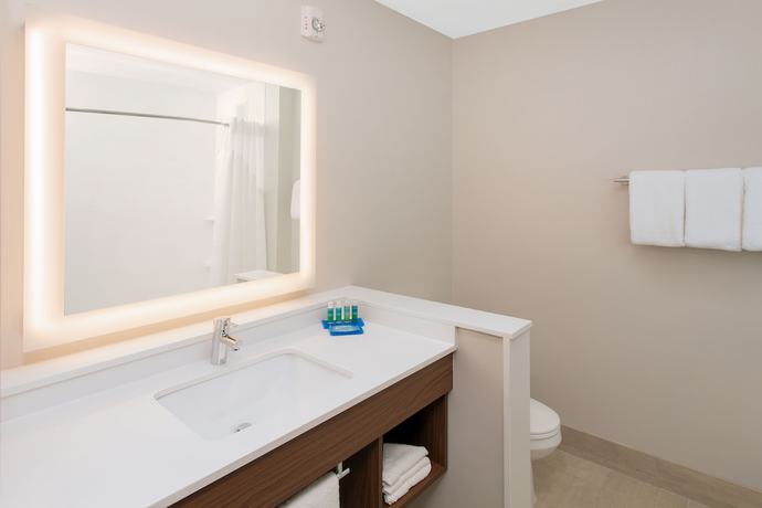 Imagen de la habitación del Hotel Holiday Inn Express And Suites Detroit/sterling Heights, An Ihg. Foto 15
