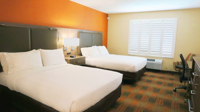 Imagen de la habitación del Hotel Holiday Inn Express And Suites Elk Grove Central - Hwy 99, An Ihg. Foto 4