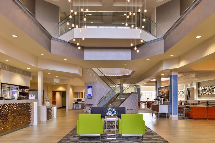 Imagen de los interiores del Hotel Holiday Inn Express And Suites Elk Grove Central - Hwy 99, An Ihg. Foto 16