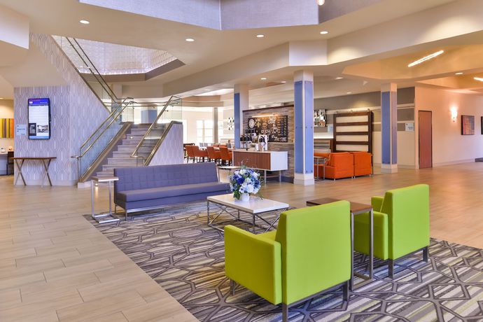 Imagen de los interiores del Hotel Holiday Inn Express And Suites Elk Grove Central - Hwy 99, An Ihg. Foto 19