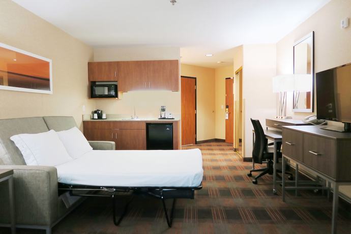Imagen de la habitación del Hotel Holiday Inn Express And Suites Elk Grove Central - Hwy 99, An Ihg. Foto 12