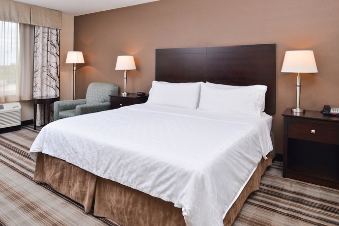 Imagen de la habitación del Hotel Holiday Inn Express And Suites Emporia Northwest, An Ihg. Foto 4
