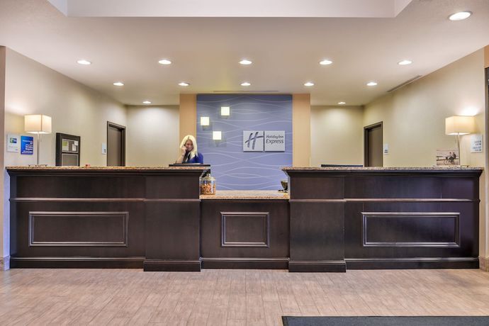 Imagen de los interiores del Hotel Holiday Inn Express And Suites Emporia Northwest, An Ihg. Foto 18