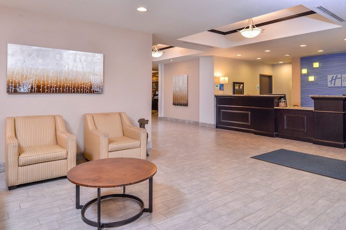 Imagen de los interiores del Hotel Holiday Inn Express And Suites Emporia Northwest, An Ihg. Foto 19