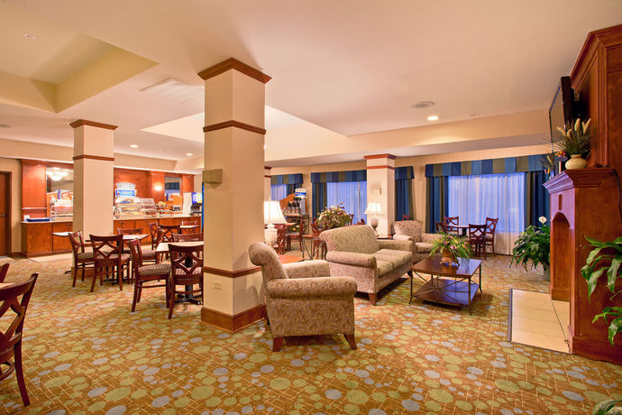 Imagen de la piscina del Hotel Holiday Inn Express And Suites Enterprise. Foto 16