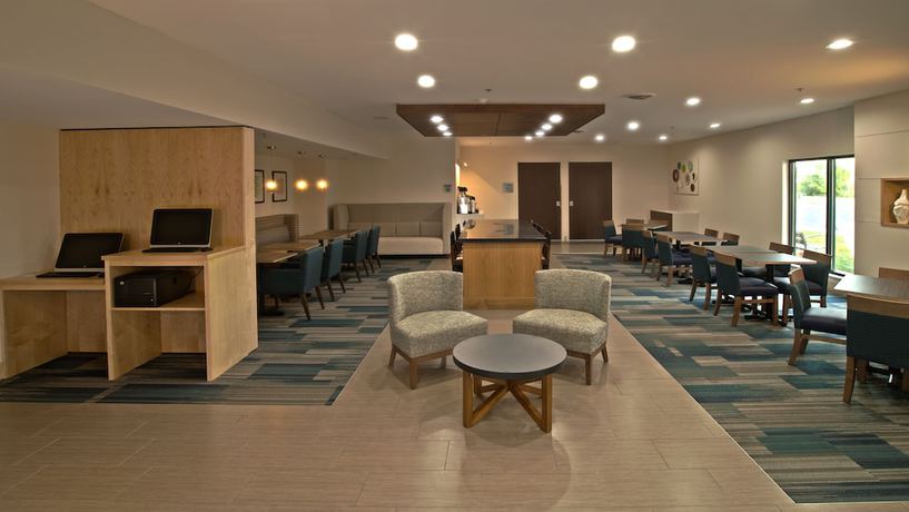 Imagen de los interiores del Hotel Holiday Inn Express And Suites Evansville North, An Ihg. Foto 18