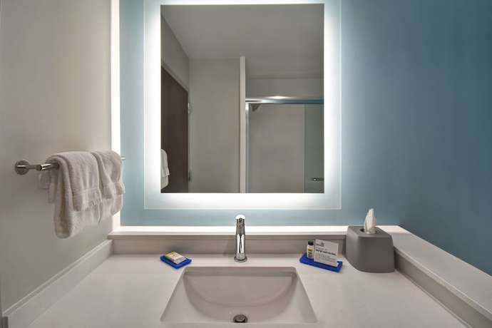 Imagen de la habitación del Hotel Holiday Inn Express And Suites Galveston Beach, an IHG. Foto 11