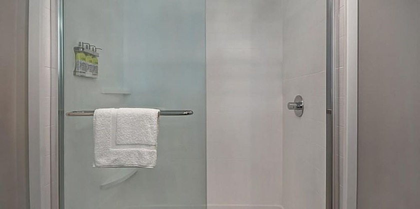 Imagen de la habitación del Hotel Holiday Inn Express And Suites Galveston Beach, an IHG. Foto 13