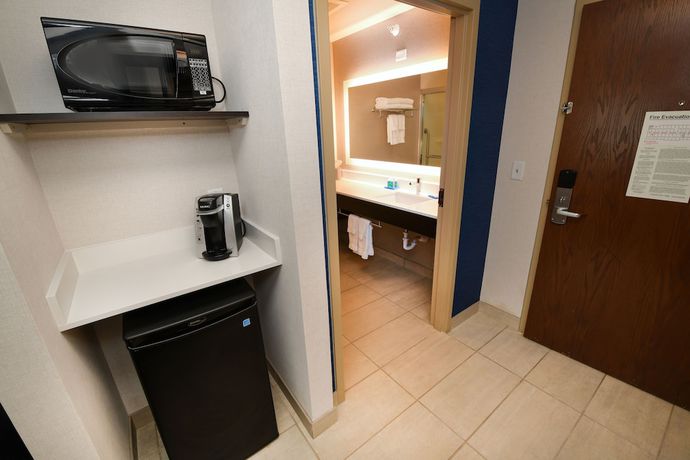 Imagen de la habitación del Hotel Holiday Inn Express And Suites Grand Forks, An Ihg. Foto 12