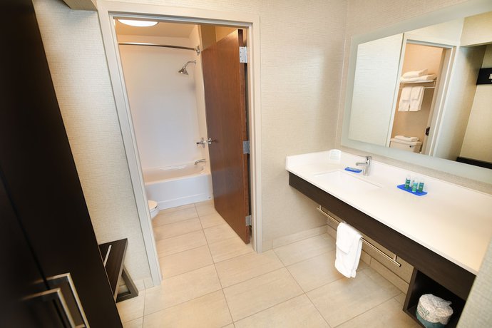 Imagen de la habitación del Hotel Holiday Inn Express And Suites Grand Forks, An Ihg. Foto 18