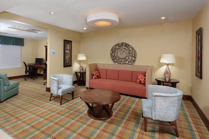 Imagen de los interiores del Hotel Holiday Inn Express And Suites Greensboro Airport Area, An Ihg. Foto 18