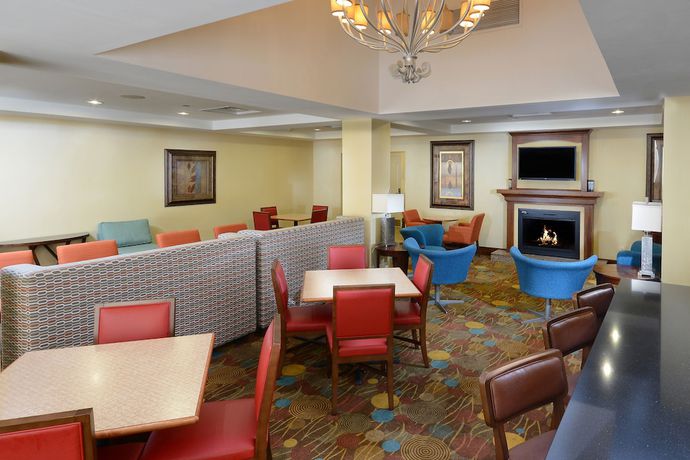 Imagen de los interiores del Hotel Holiday Inn Express And Suites Greensboro Airport Area, An Ihg. Foto 19
