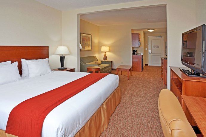 Imagen de la habitación del Hotel Holiday Inn Express And Suites Greensboro Airport Area, An Ihg. Foto 13