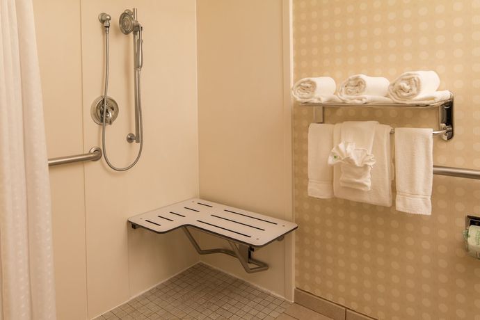 Imagen de la habitación del Hotel Holiday Inn Express And Suites Greensboro Airport Area, An Ihg. Foto 14