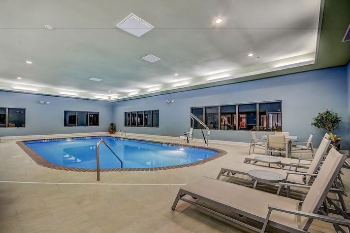 Imagen de la piscina del Hotel Holiday Inn Express And Suites Greenville Airport, An Ihg. Foto 19