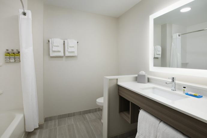 Imagen de la habitación del Hotel Holiday Inn Express And Suites Gulf Breeze - Pensacola Area. Foto 11