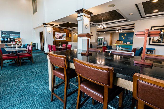 Imagen del bar/restaurante del Hotel Holiday Inn Express And Suites Hamburg, An Ihg. Foto 2