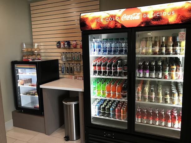 Imagen del bar/restaurante del Hotel Holiday Inn Express And Suites Hannibal - Medical Center, an IHG. Foto 2