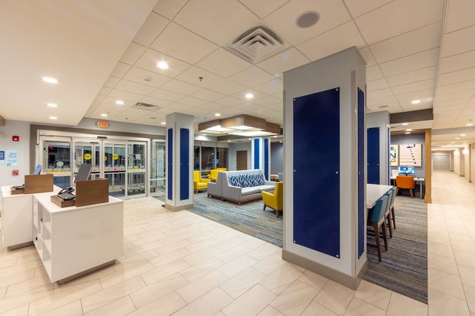 Imagen de los interiores del Hotel Holiday Inn Express And Suites Harrisonburg University Area, An Ihg. Foto 19