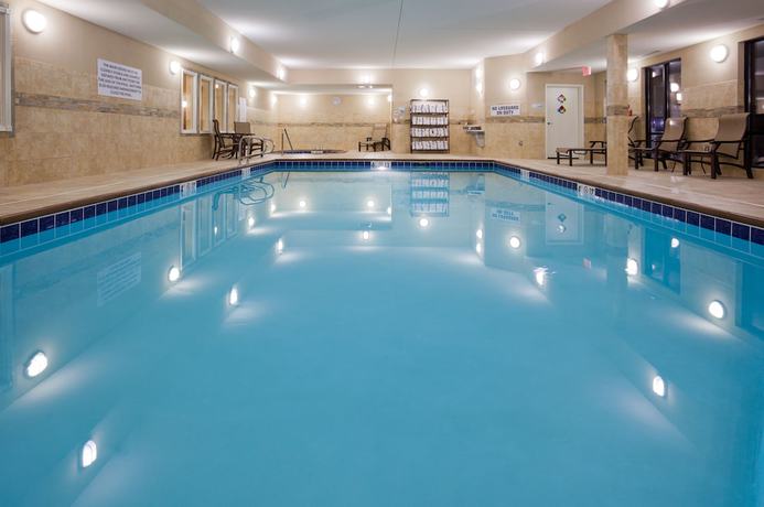 Imagen de la piscina del Hotel Holiday Inn Express And Suites Helena, An Ihg. Foto 20