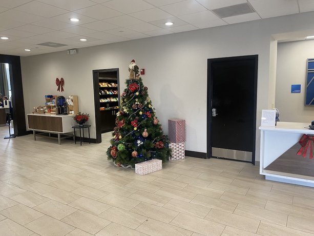 Imagen de los interiores del Hotel Holiday Inn Express And Suites Hermosa Beach, An Ihg. Foto 20