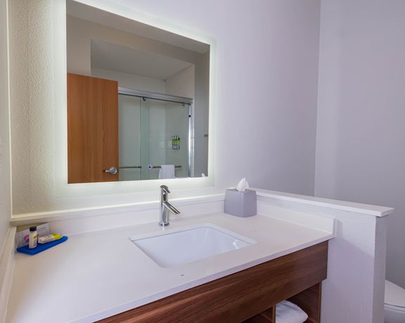Imagen de la habitación del Hotel Holiday Inn Express And Suites Houston North I-45 Spring, An Ihg. Foto 14