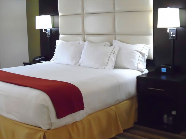 Imagen de la habitación del Hotel Holiday Inn Express And Suites Huntsville Airport. Foto 7