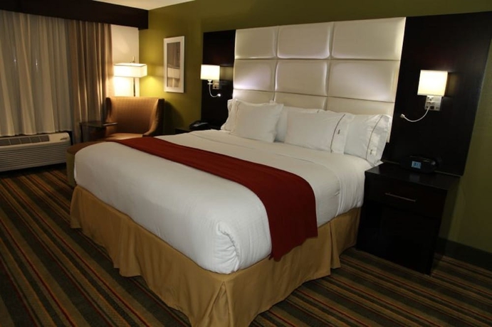 Imagen de la habitación del Hotel Holiday Inn Express And Suites Huntsville Airport. Foto 8