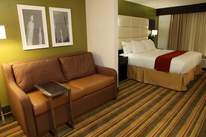 Imagen de la habitación del Hotel Holiday Inn Express And Suites Huntsville Airport. Foto 9