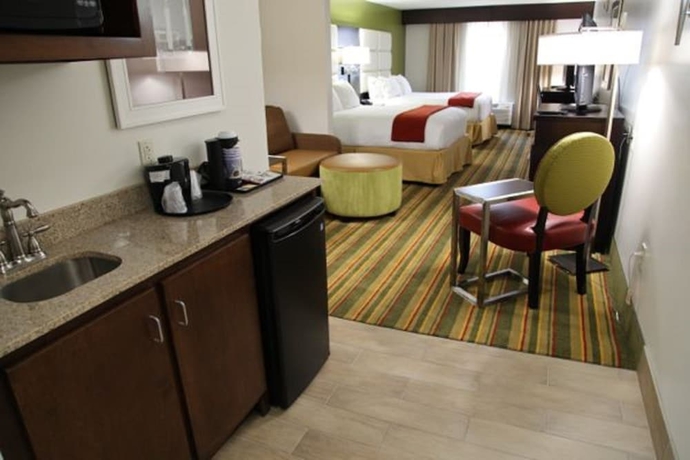 Imagen de la habitación del Hotel Holiday Inn Express And Suites Huntsville Airport. Foto 11
