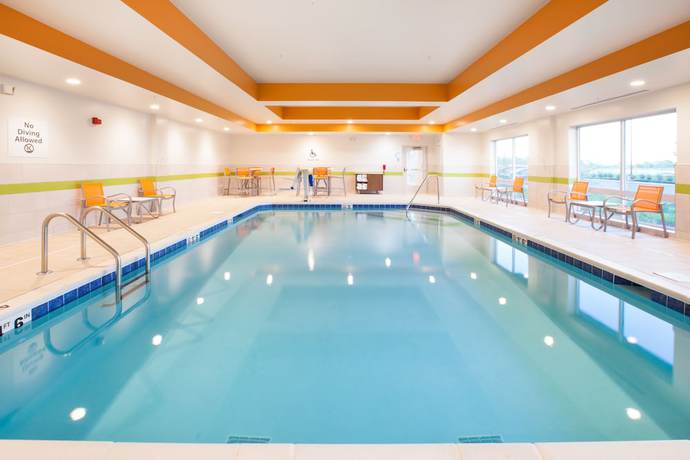 Imagen de la piscina del Hotel Holiday Inn Express And Suites Indianapolis Ne - Noblesville, An Ihg. Foto 20