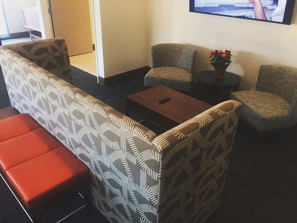 Imagen de los interiores del Hotel Holiday Inn Express And Suites Ithaca, An Ihg. Foto 18