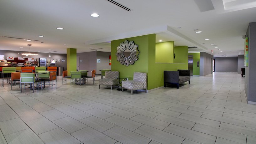 Imagen de los interiores del Hotel Holiday Inn Express And Suites Jackson Downtown - Coliseum, An Ihg. Foto 15