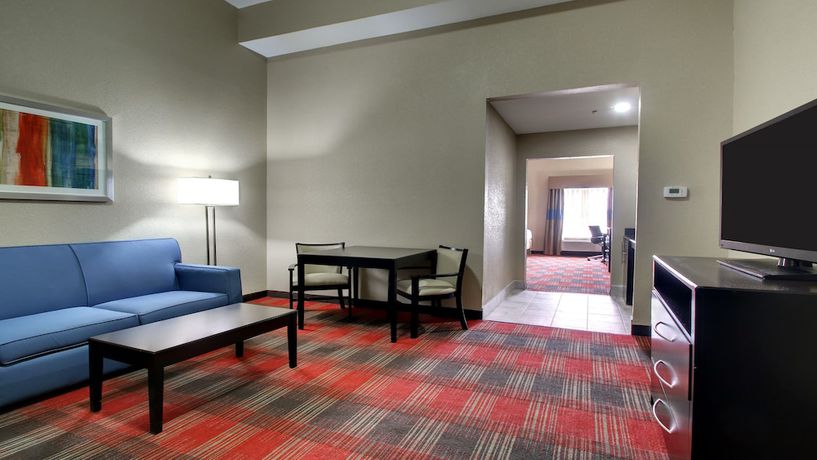 Imagen de la habitación del Hotel Holiday Inn Express And Suites Jackson Downtown - Coliseum, An Ihg. Foto 3