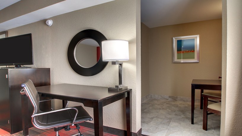 Imagen de la habitación del Hotel Holiday Inn Express And Suites Jackson Downtown - Coliseum, An Ihg. Foto 12