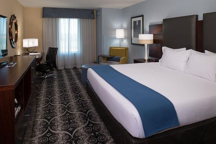 Imagen de la habitación del Hotel Holiday Inn Express And Suites Kansas City Airport. Foto 10