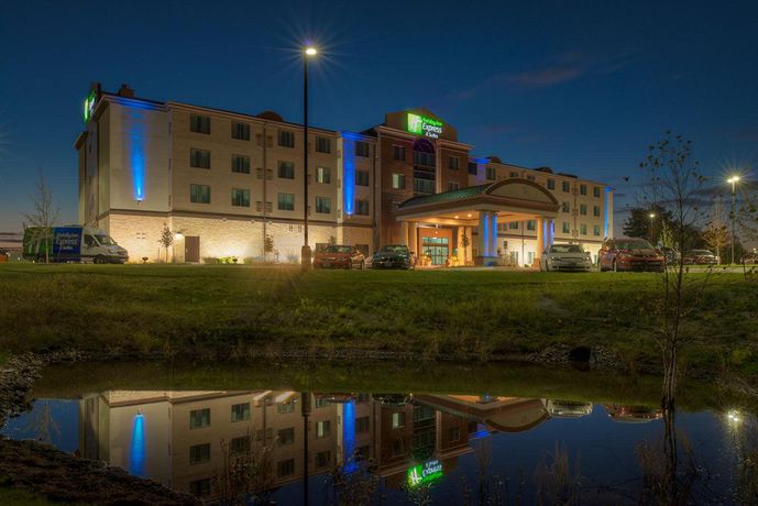 Imagen de los interiores del Hotel Holiday Inn Express And Suites Kansas City Airport. Foto 14
