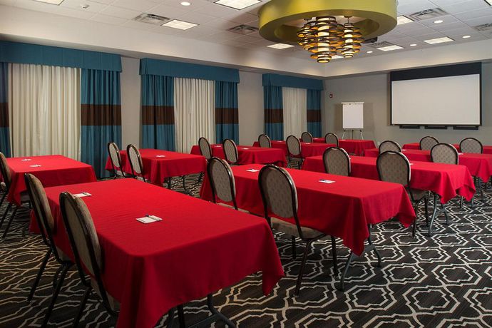 Imagen general del Hotel Holiday Inn Express And Suites Kansas City Airport. Foto 5