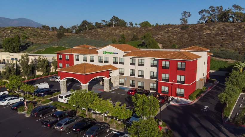 Imagen general del Hotel Holiday Inn Express And Suites Lake Forest, An Ihg. Foto 1