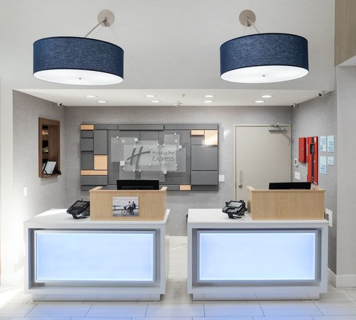 Imagen de los interiores del Hotel Holiday Inn Express And Suites Lake Forest, An Ihg. Foto 18