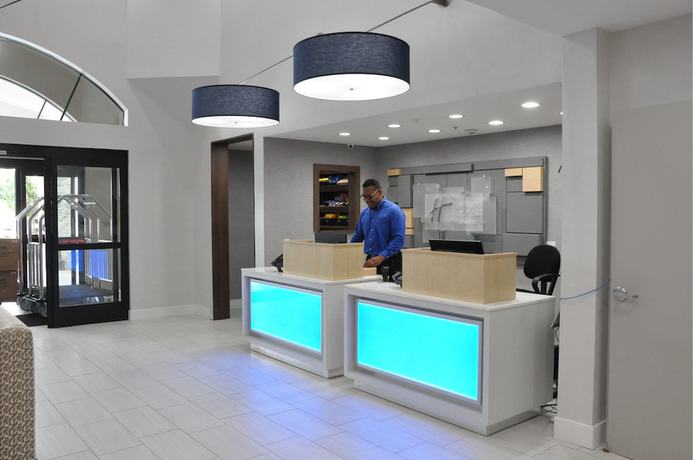 Imagen de los interiores del Hotel Holiday Inn Express And Suites Lake Forest, An Ihg. Foto 19