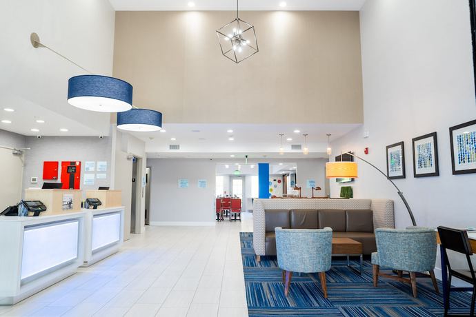 Imagen de los interiores del Hotel Holiday Inn Express And Suites Lake Forest, An Ihg. Foto 20