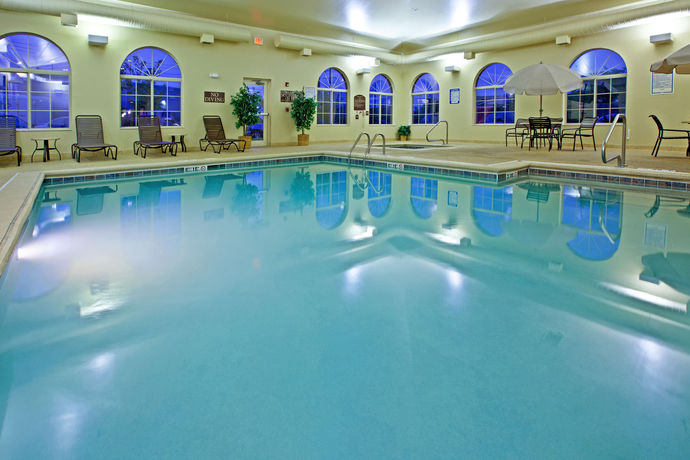 Imagen del bar/restaurante del Hotel Holiday Inn Express And Suites Lexington-dow. Foto 4