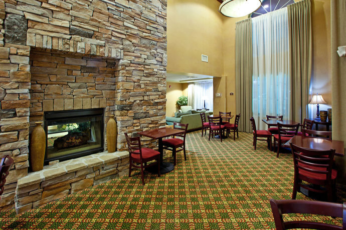 Imagen de los interiores del Hotel Holiday Inn Express And Suites Lexington-dow. Foto 15